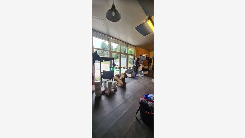 A louer show room 120m² sur 750m² à Angers Nord