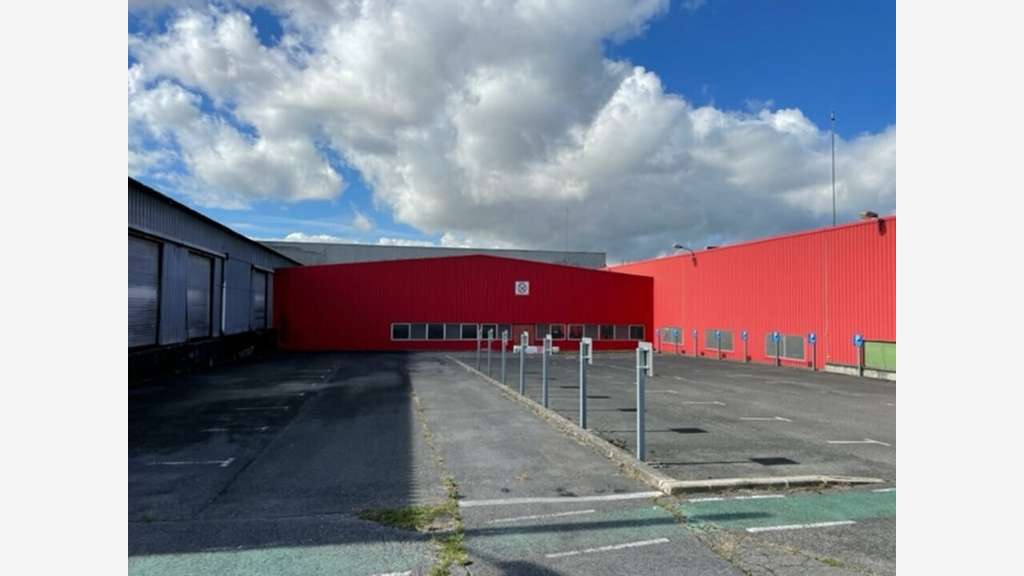 À louer site industriel de 13 120m² à Moreuil