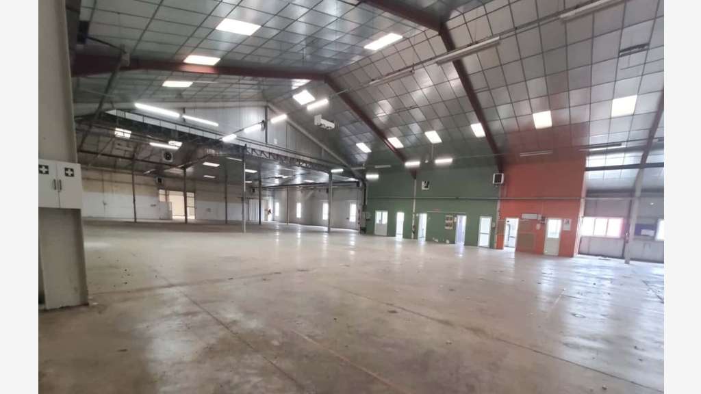 Site industriel 6795m² sur 1,6 ha à Decazeville 