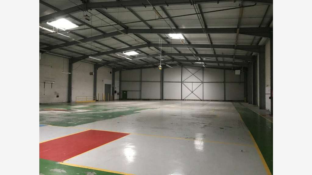 À louer site logistique de 4 690m² à Moreuil