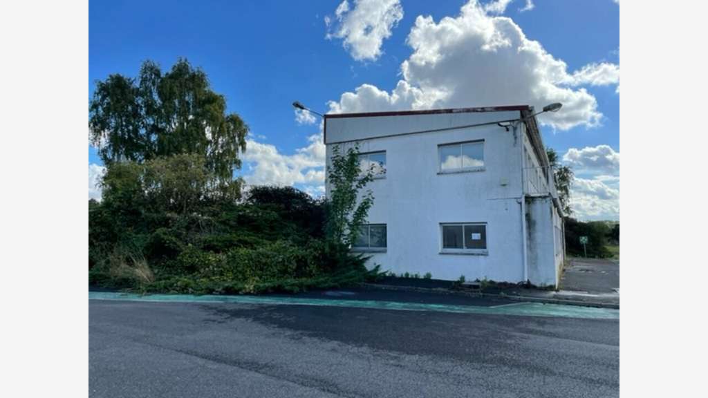 À louer site logistique de 4 690m² à Moreuil