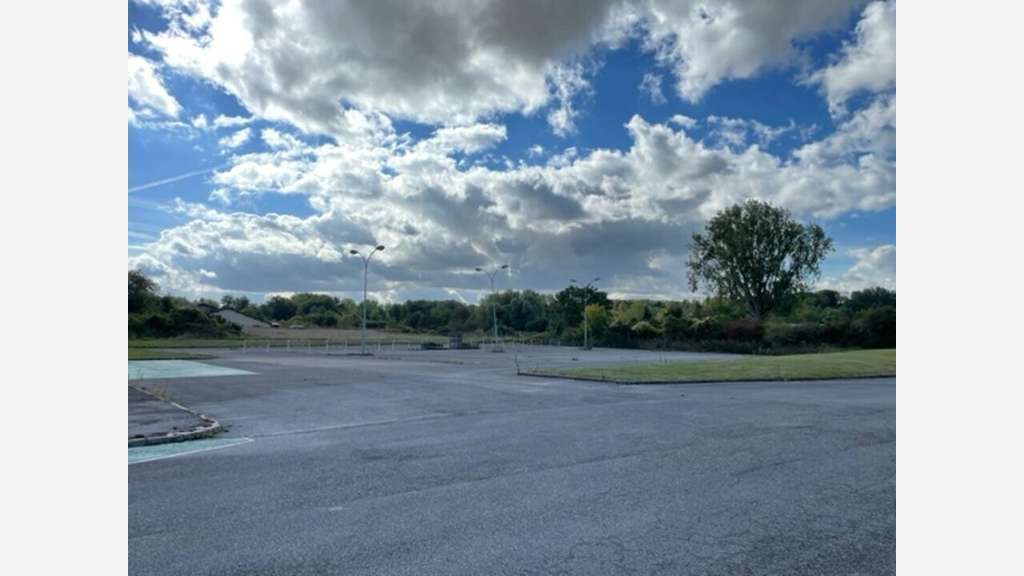 À louer site logistique de 4 690m² à Moreuil
