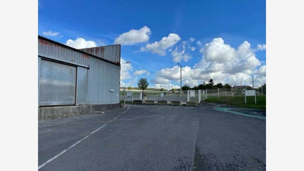 À louer site logistique de 4 690m² à Moreuil