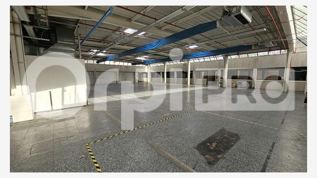 Site logistique 5266m² à louer à Canéjan 
