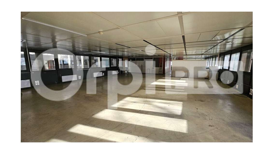 Site logistique 5266m² à louer à Canéjan 