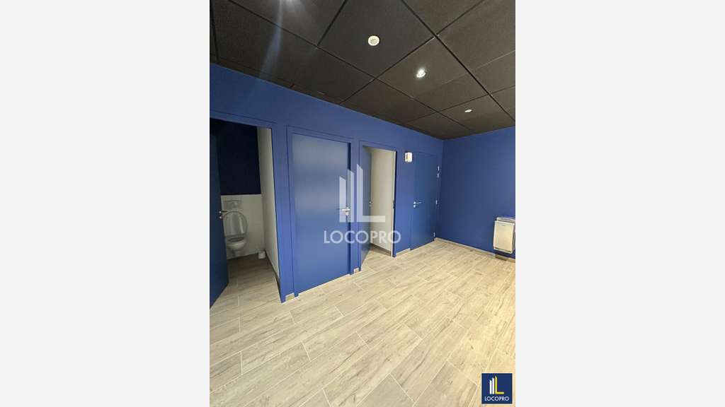 Loue bureaux divisibles 647m² à Sophia Antipolis