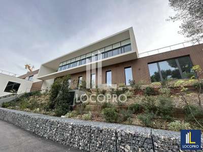 Loue bureaux divisibles 647m² à Sophia Antipolis
