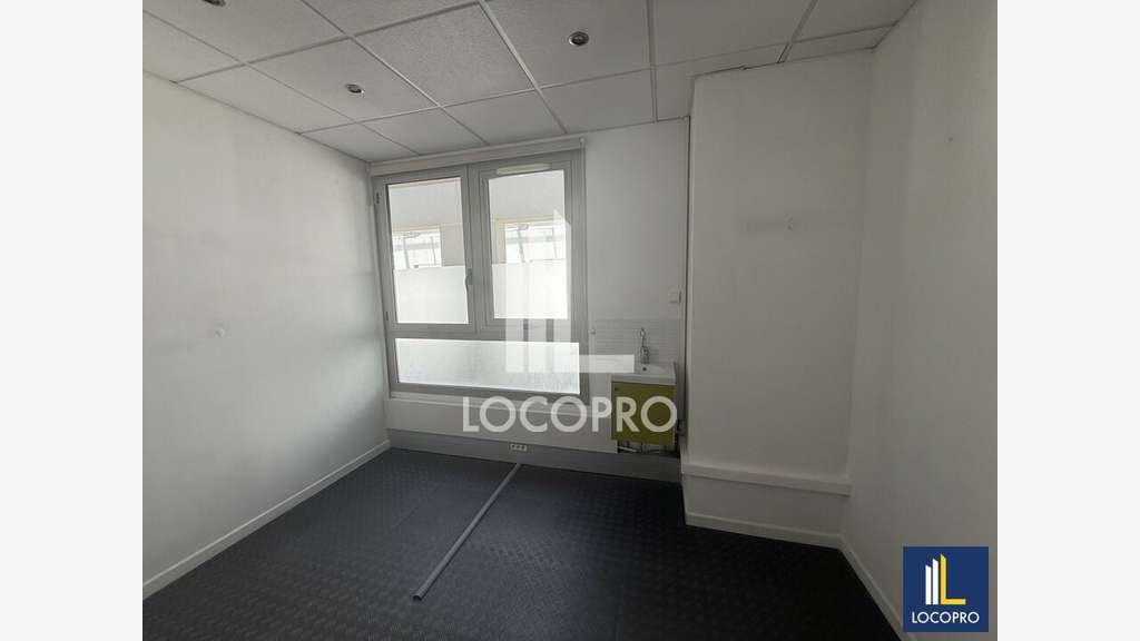 Bureaux de 1009m² à louer à Sophia Antipolis