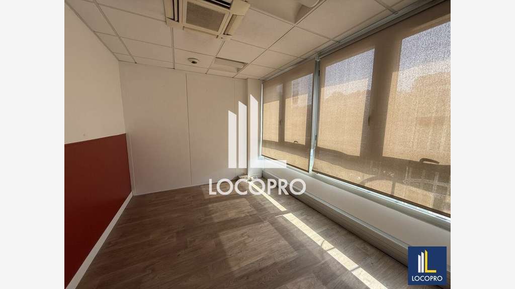 Bureaux de 1009m² à louer à Sophia Antipolis