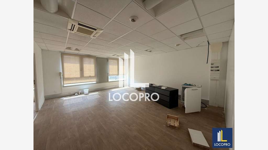 Bureaux de 1009m² à louer à Sophia Antipolis