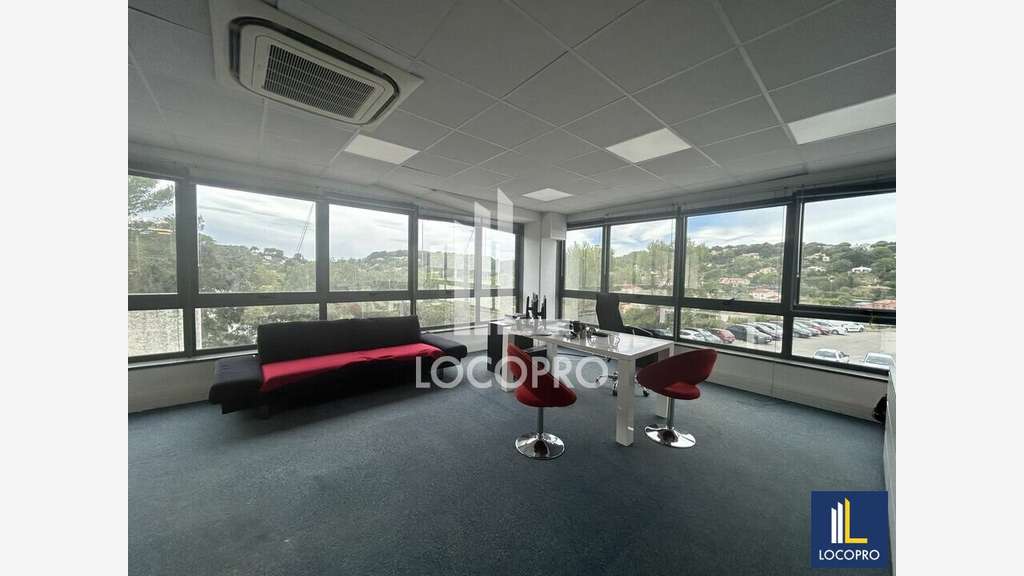 Bureaux de 485m² à louer à Sophia Antipolis