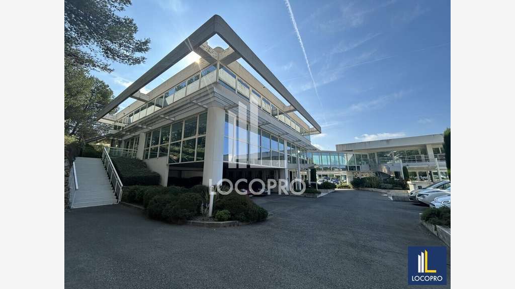 A louer bureaux de 759m² à Sophia-Antipolis
