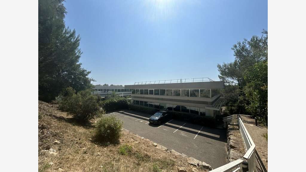 A louer bureaux de 759m² à Sophia-Antipolis