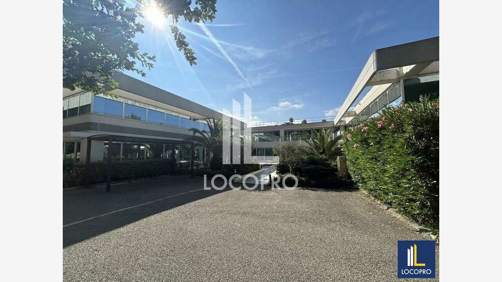 A louer bureaux de 759m² à Sophia-Antipolis