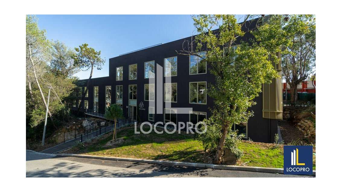 Bureaux neufs de 1028m² à louer à Sophia Antipolis