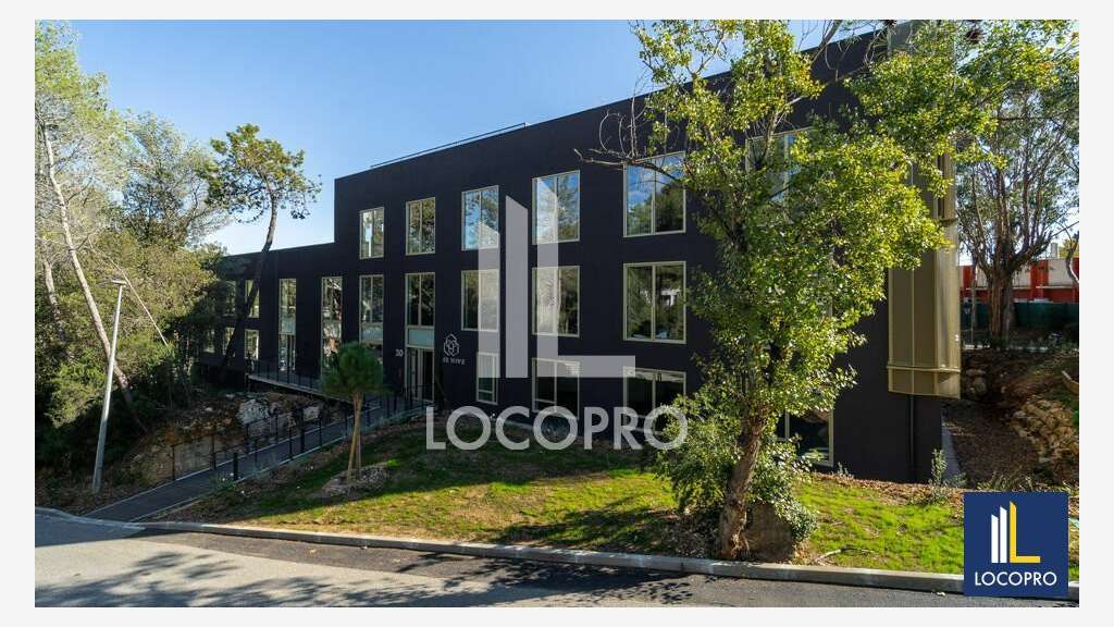 Bureaux neufs de 1028m² à louer à Sophia Antipolis