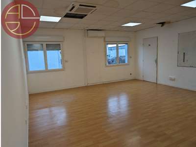 Location bureaux de 260m² en zic Labarthe sur Leze