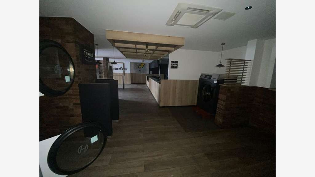 A louer 220m² avec extraction possible Gratte Ciel