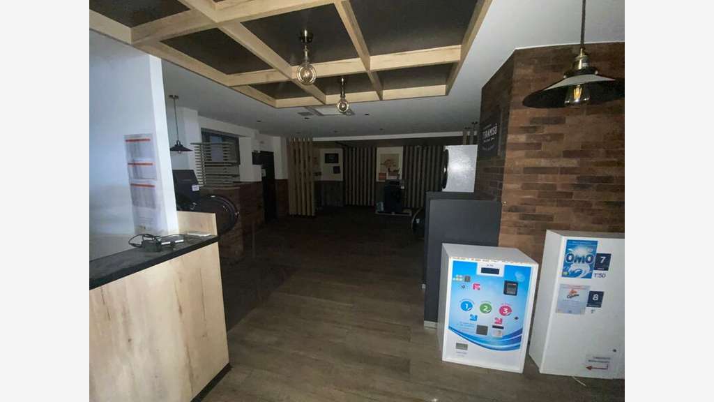 A louer 220m² avec extraction possible Gratte Ciel