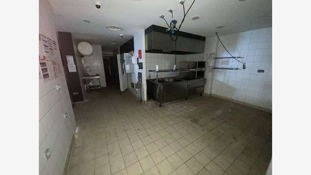 A louer 220m² avec extraction possible Gratte Ciel