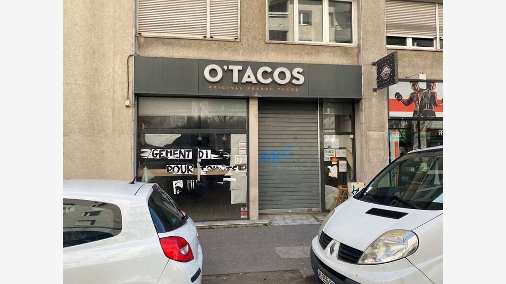 A louer 220m² avec extraction possible Gratte Ciel