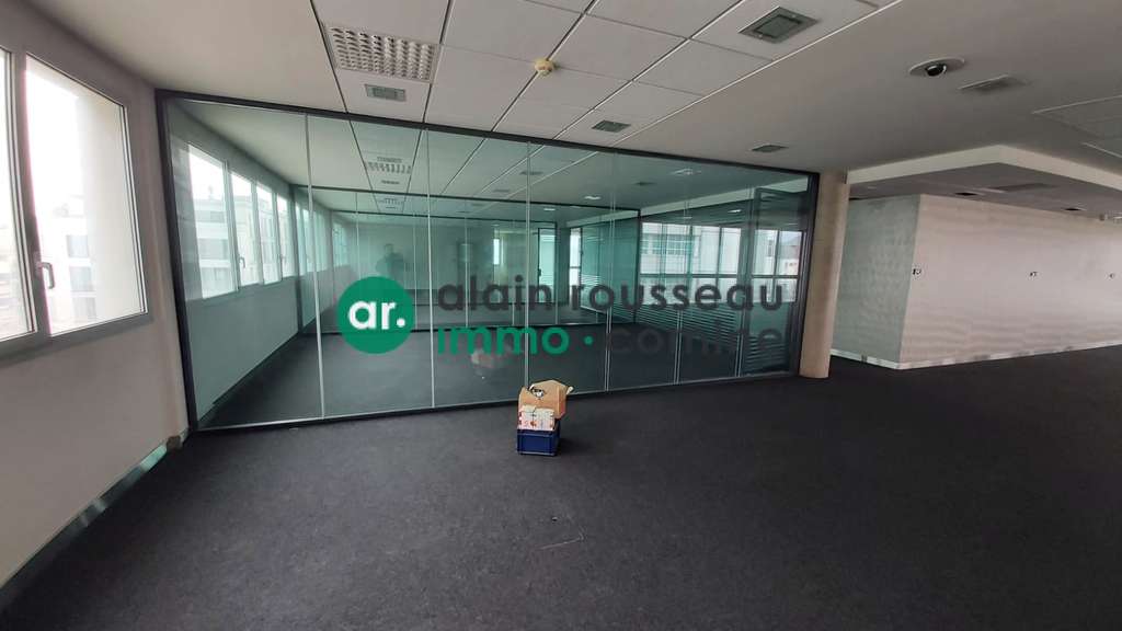 A louer bureaux de 603m² à Angers prox St Serge