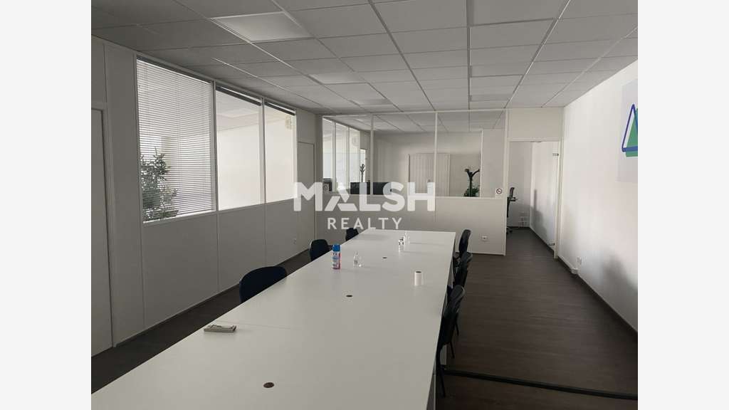 Loue bureaux 266m² au 1er étage à Vaulx-en-Velin