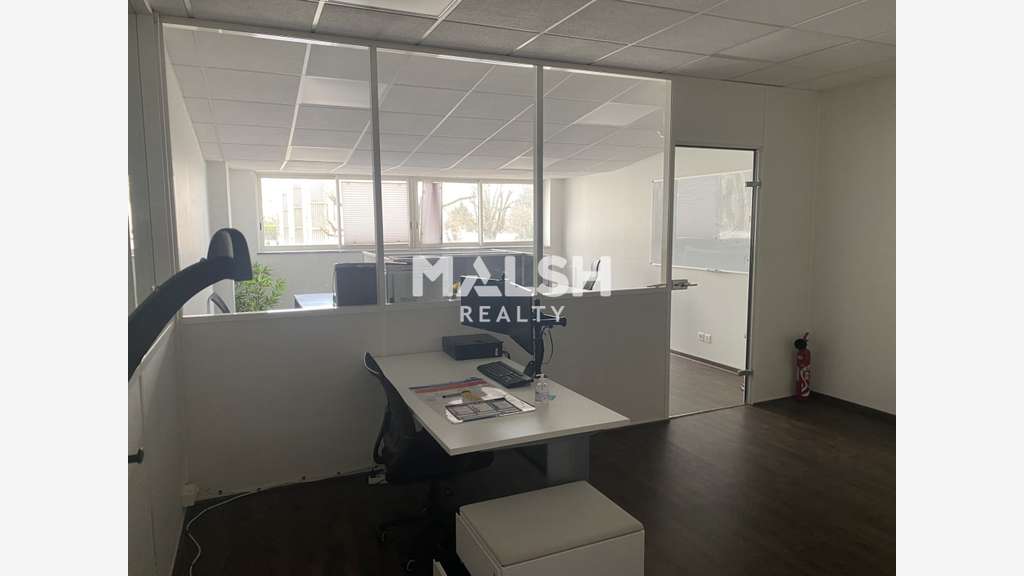 Loue bureaux 266m² au 1er étage à Vaulx-en-Velin