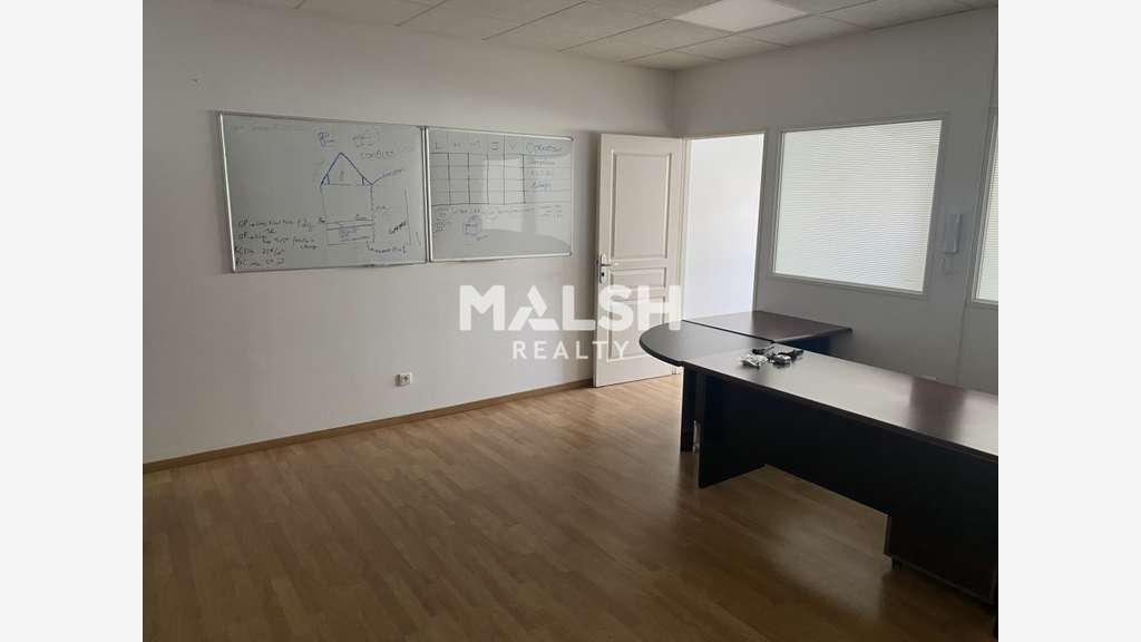 Loue bureaux 266m² au 1er étage à Vaulx-en-Velin
