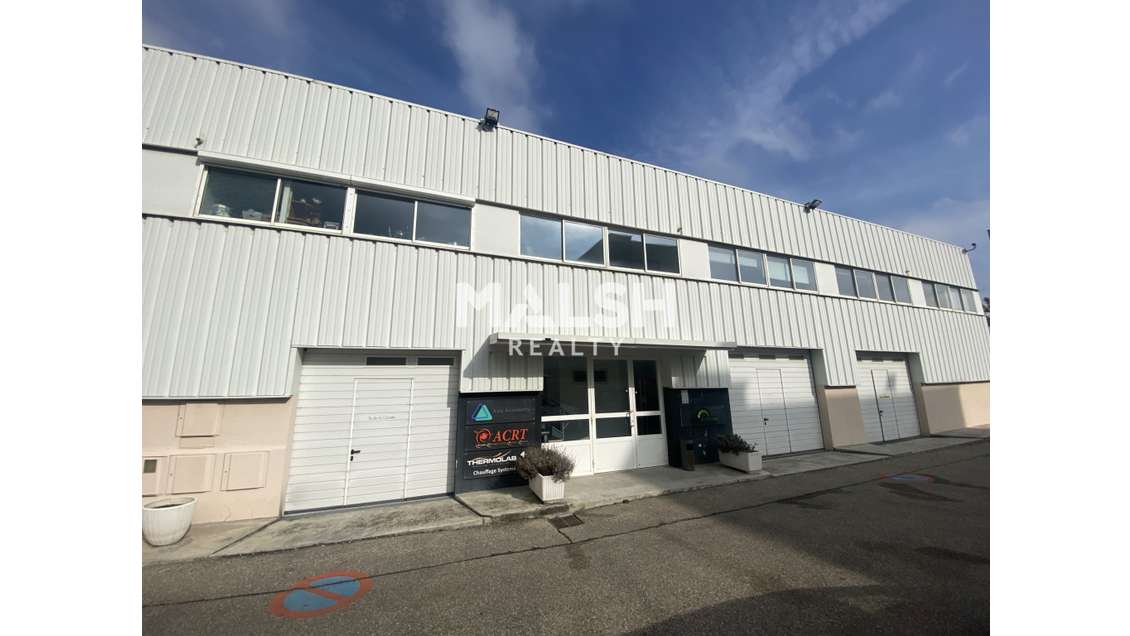 Loue bureaux 266m² au 1er étage à Vaulx-en-Velin