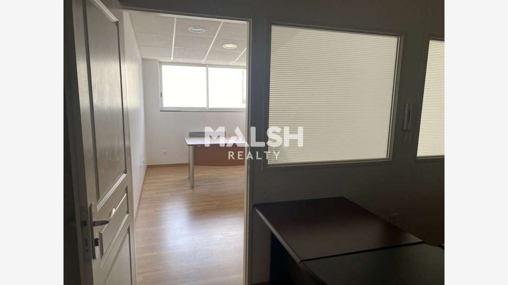 Loue bureaux 266m² au 1er étage à Vaulx-en-Velin