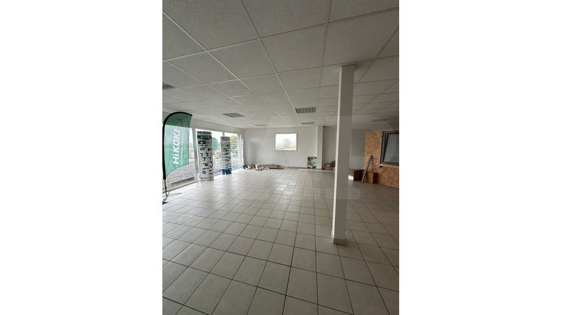 A louer bureaux 168m² zone d'activité à Yffiniac