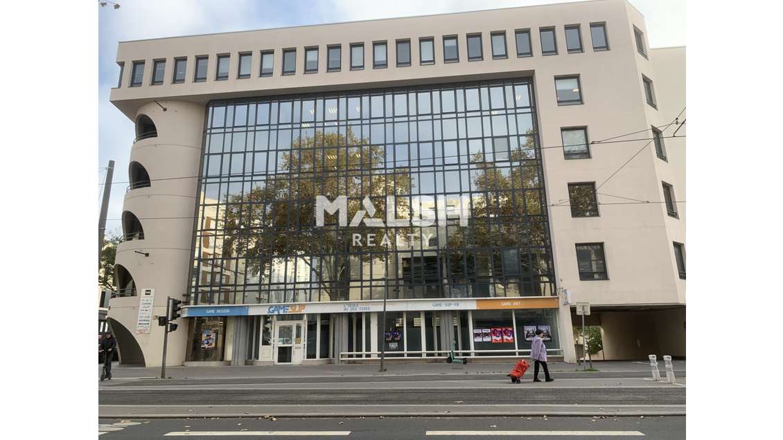 A louer bureaux 171m² à Lyon 7e Gerland