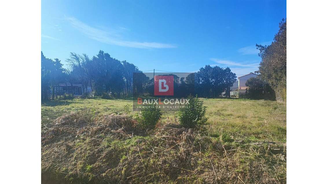 A louer terrain 3028m² emplacement premium à Salon