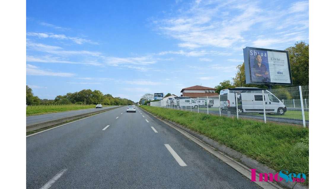 Terrain d'exposition avec bureau à louer Ustaritz