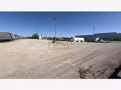 A louer terrain clos de 6500m² à 11 000m² à Poincy