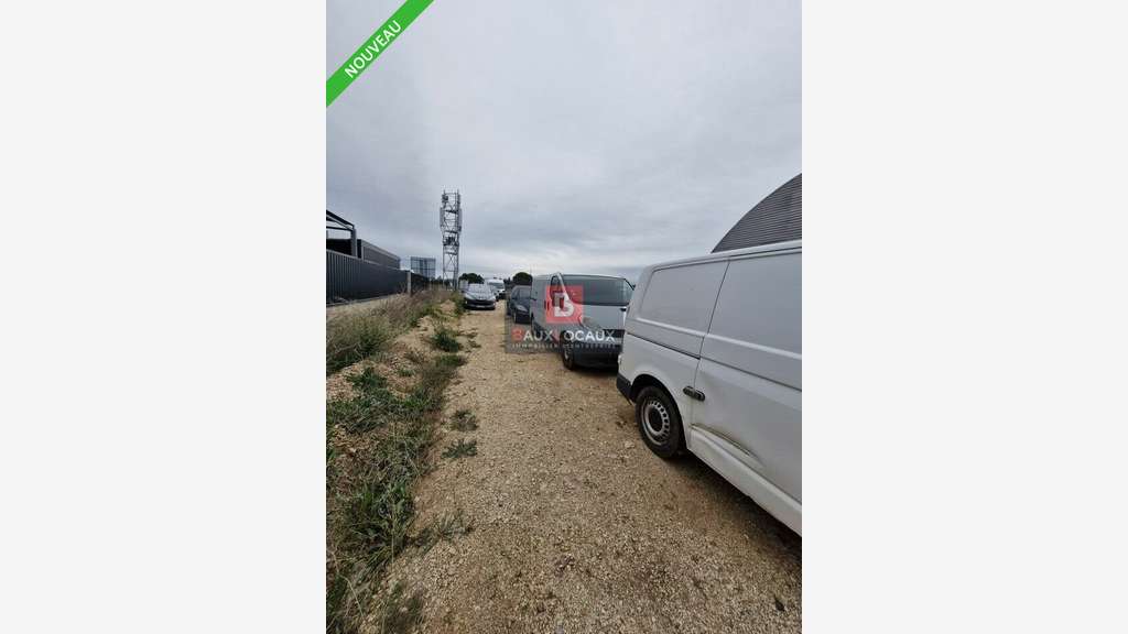 Terrain 1800m² à louer La Fare-les-Oliviers RD113