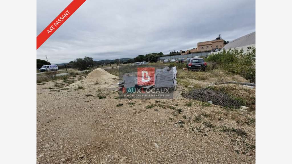 Terrain à louer sur axe passant La Fare-Oliviers