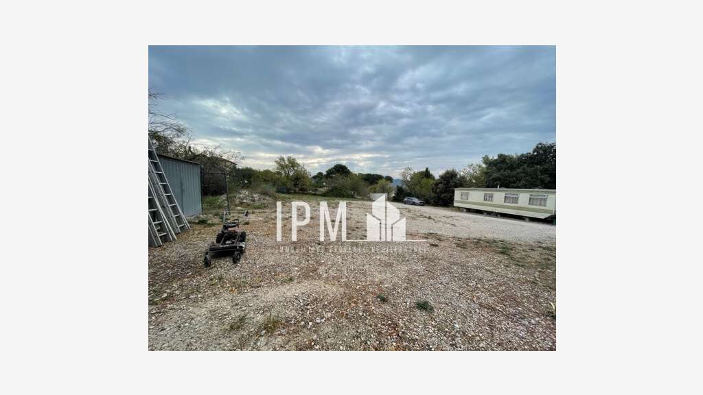 A louer terrain 1500m² à Septèmes-les-Vallons
