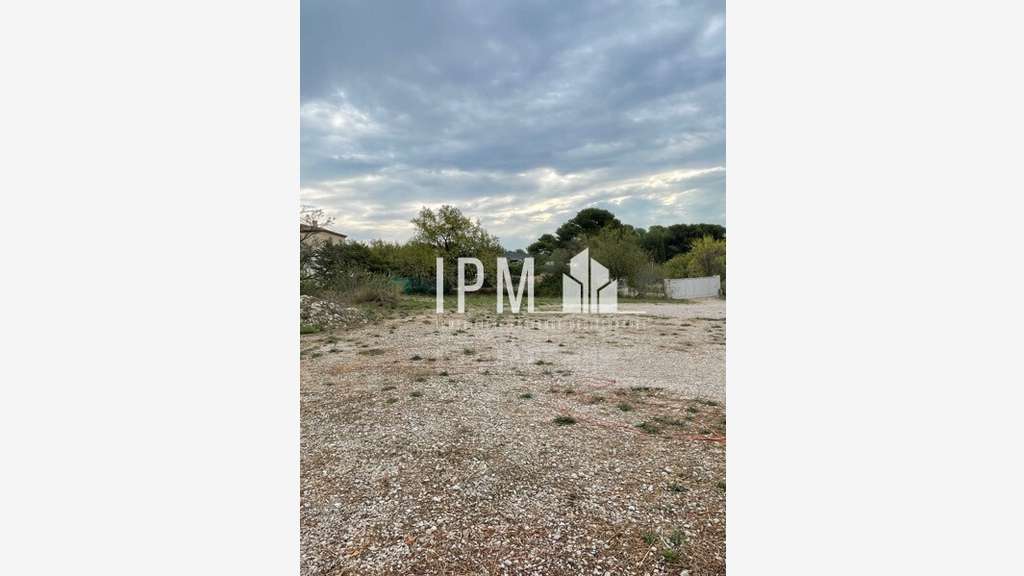 A louer terrain 1500m² à Septèmes-les-Vallons