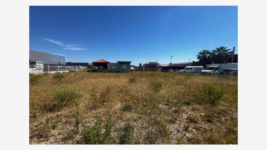 A louer terrain d'activité 1084m² Argelès-sur-Mer