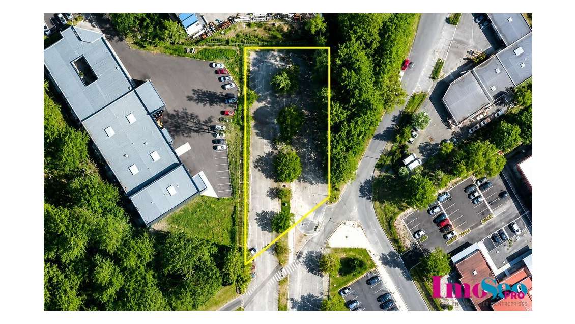 Terrain 2527m² à louer ZA Courneau sortie 25 A63