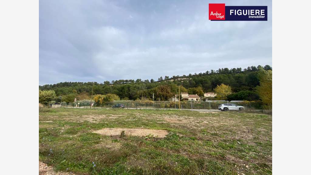 A louer terrain 2000m² à Châteauneuf-le-Rouge