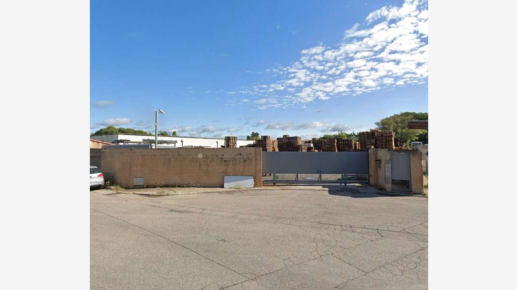 Terrain à Louer 2500m² à Chateauneuf les Martigues