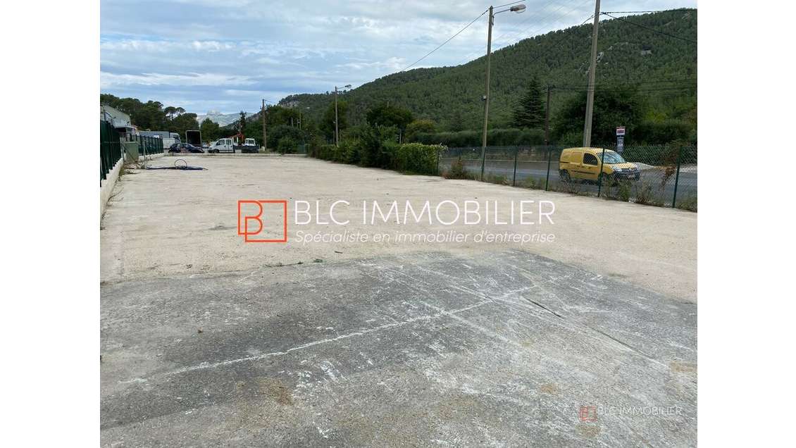 Terrain 1500m² à louer à Gémenos RN8