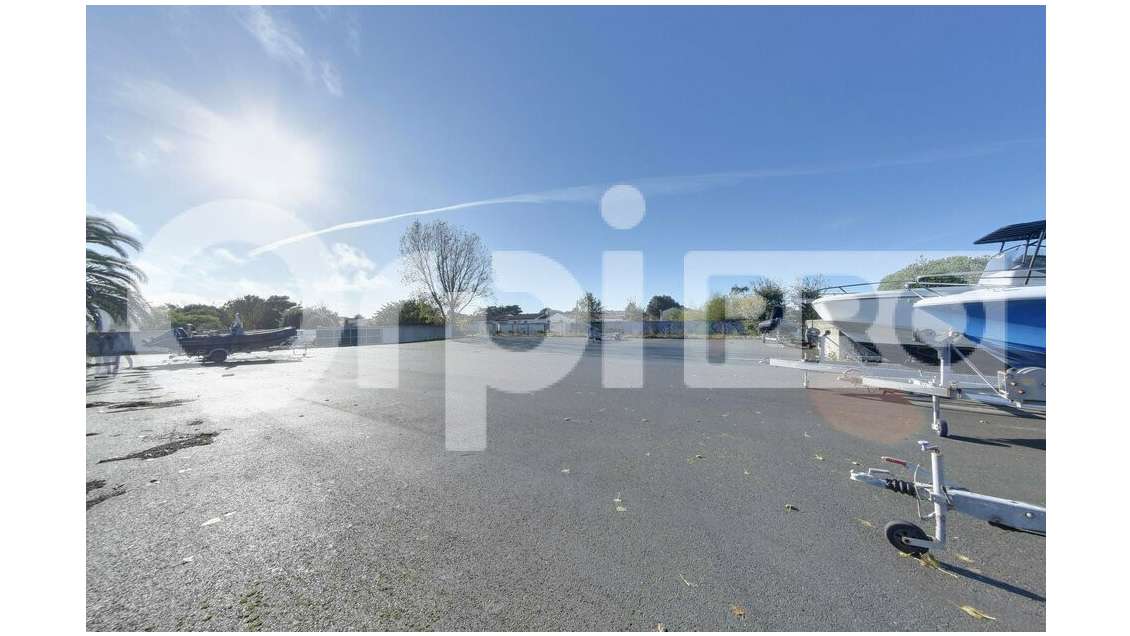 A louer parking goudronné 1623m² La Couarde/Mer