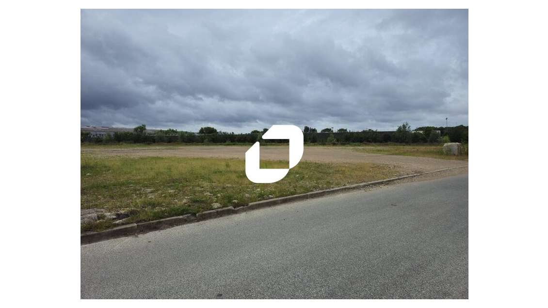 EXCLUSIVITE ! RARE - TERRAIN NU À LOUER - LA COURN