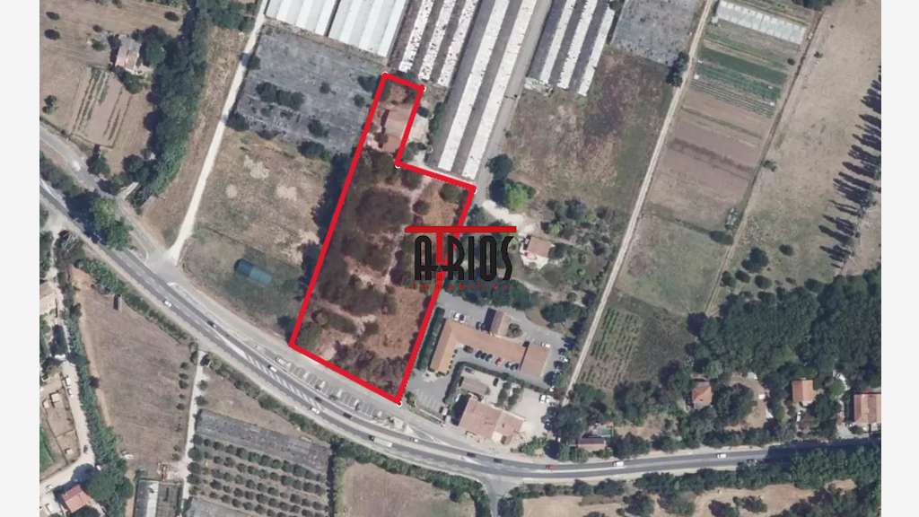 Loue terrain de 7500m² dont bati 110m² à la Crau