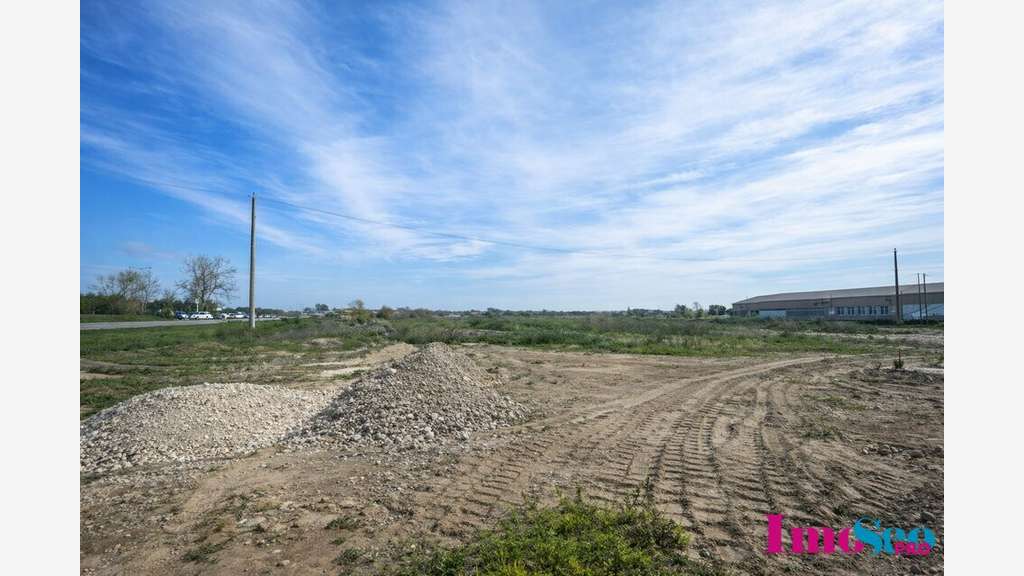 Terrain 4000m² à louer à Langon
