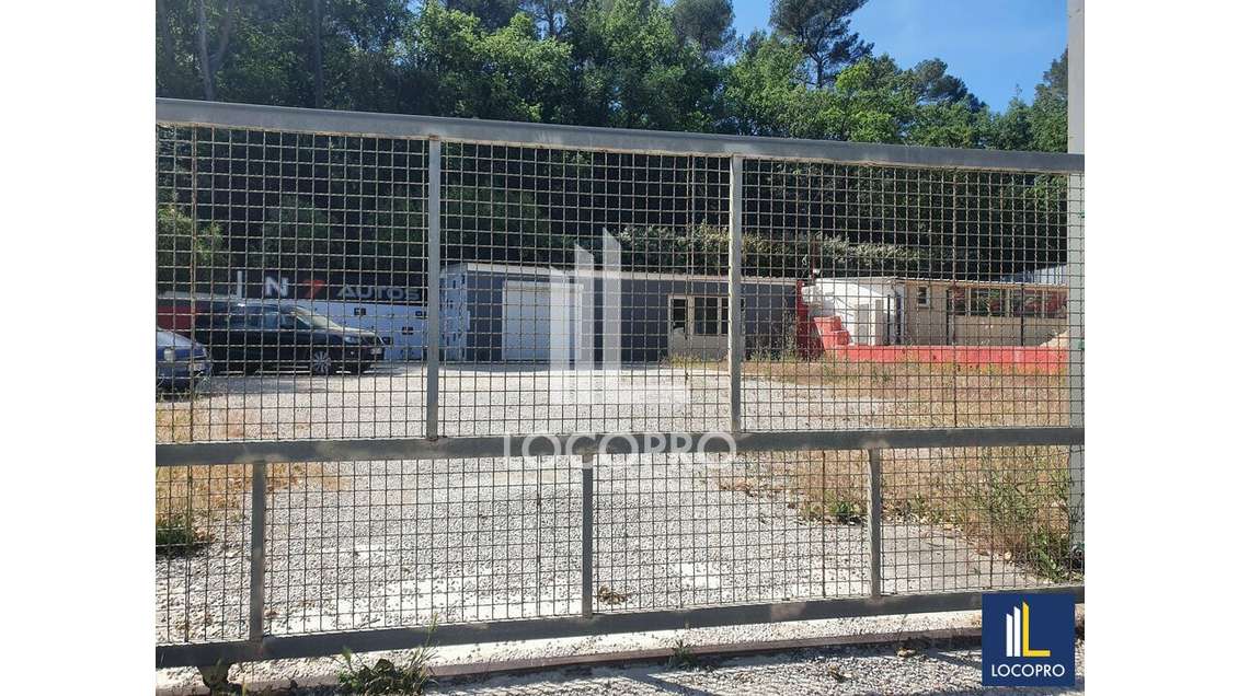 Loue terrain cadastré de 600m² Le Luc Rompe Coual